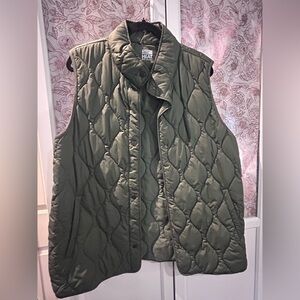 32 Degrees Onion Quilt Olive Green Women's Puffer Vest